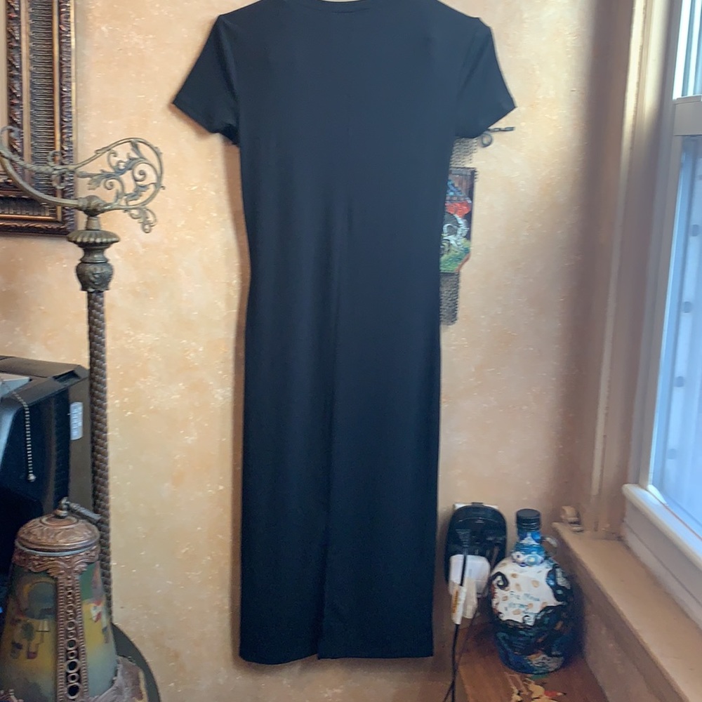 Short sleeve v neck skater dress - Picture 2 of 3